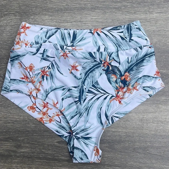 Rip Curl Diamond Bay Crossback Tri & Cheeky Hi Pant, white - Picture 6 of 16